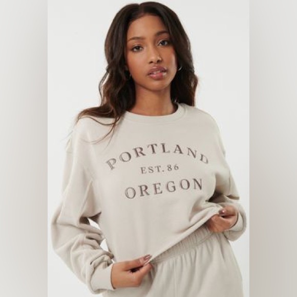 GARAGE Cropped Portland Sweatshirt - Picture 2 of 5